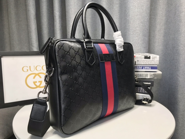 激安グッチバッグコピー背面デザイン